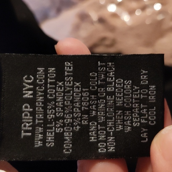 Tripp NYC size small double belted black skirt - Picture 10 of 10